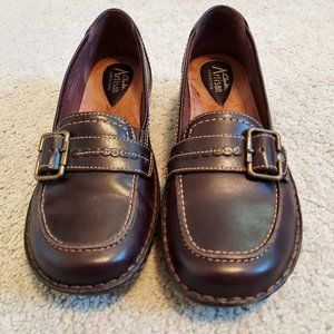 Women's Clarks Artisan Dark Brown Loafers 5.5